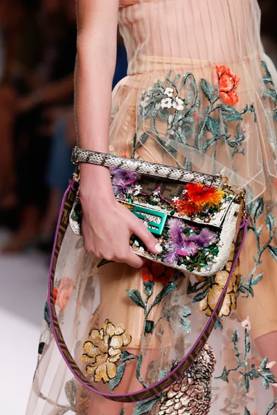 Look 143